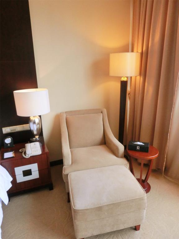 Yue Xiu Hotel גואנגג'ואו חדר תמונה